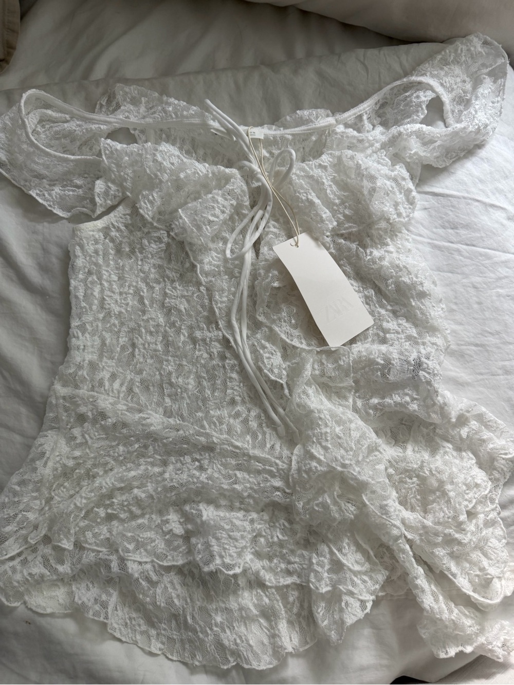Zara White Lace Ruffled Blouse